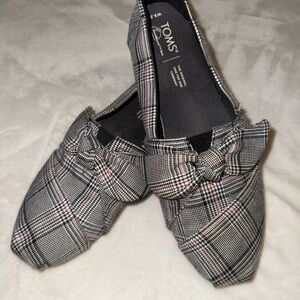 TOMS Women's Checkered Flats - Black and Pink